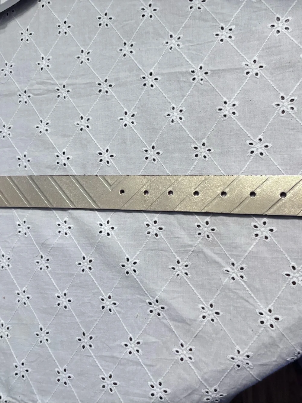 Fossil Cream Leather Belt with Brass Round Buckle
